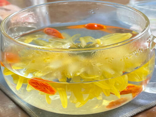 隔夜茶的7大用處 不想倒掉的隔夜茶可以做什么
