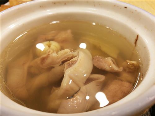 猪小肚煲车前草的功效与作???