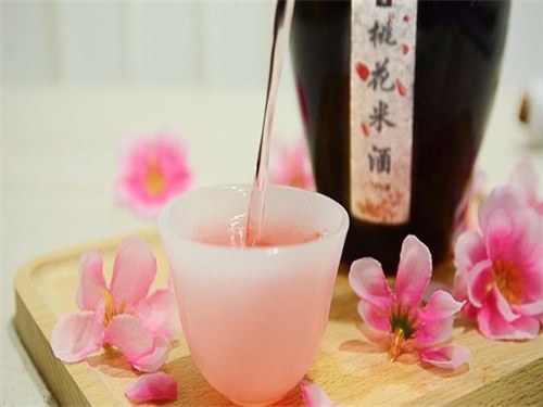 桃花泡酒.jpg