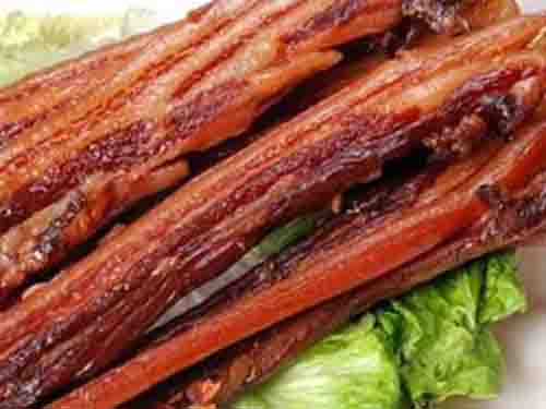 晒腊肉冬季晚上要收起来吗 腊肉的最佳晾晒环境