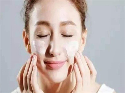 去除脸上螨虫的小妙招