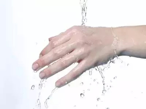 高温油烫伤后怎么处理