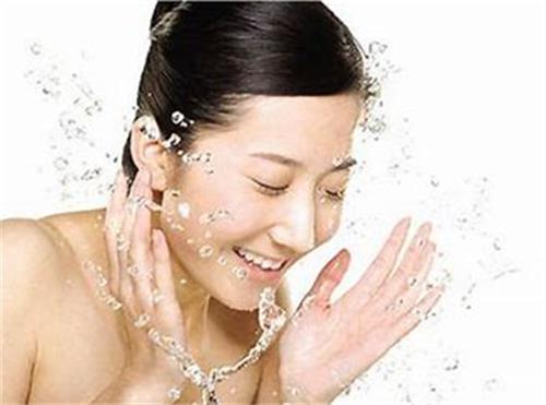 皮肤怎样补水